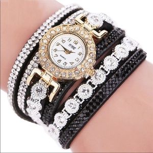 Néw Wrap around crystal quartz watch